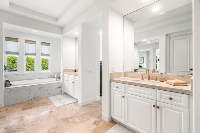 76158 Via Montelena, Indian Wells CA: https://media.crmls.org/mediaz/589390e1-3ad2-4389-b481-9d01e07889ca.jpg