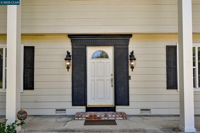 35 Alta Sierra Pl, Alamo CA: https://media.crmls.org/mediaz/589446b8-a1ac-4b75-91cd-49e8279b0e77.jpg