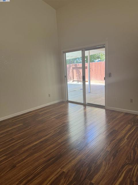 5325 Avante Lane, Salida CA: https://media.crmls.org/mediaz/589489be-3ce0-46ab-9f0b-6aa811c5283e.jpg