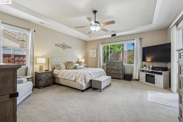 1117 Teal Ct, Brentwood CA: https://media.crmls.org/mediaz/5894c7cd-1e09-4620-b363-997921764e5b.jpg