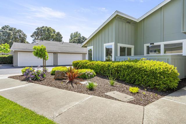 758 Pinta Lane, Foster City CA: https://media.crmls.org/mediaz/58957e65-1be7-4566-9485-09730edc3482.jpg