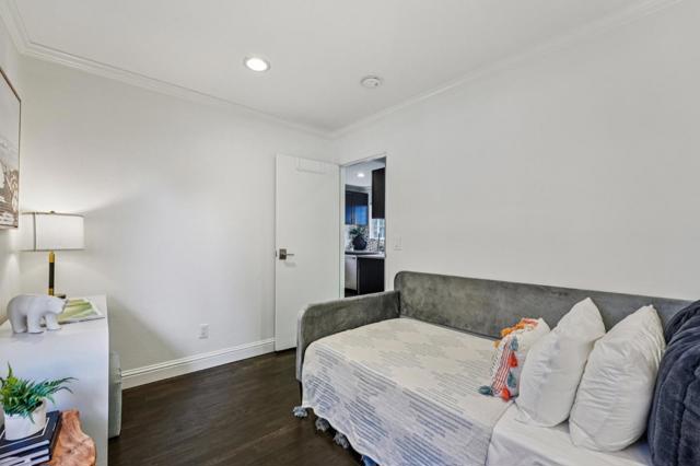 424 5th Avenue, Redwood City CA: https://media.crmls.org/mediaz/589594b7-9b2a-46e3-abe4-e5ed709bea9d.jpg