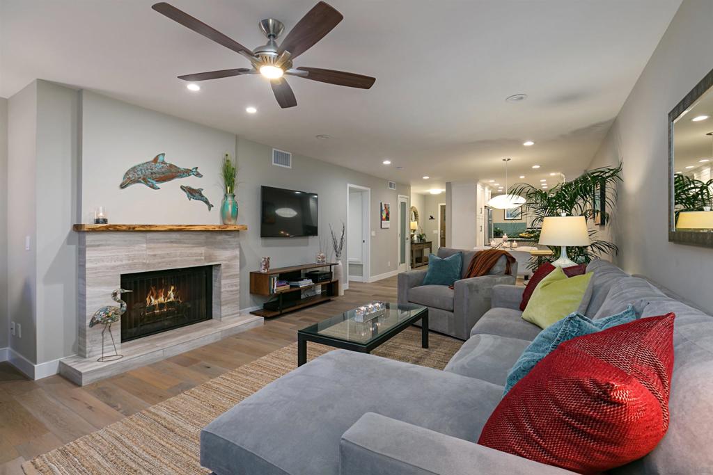 238 Dolphin Cove Ct