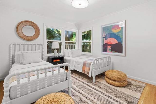 240 Marmona Drive, Menlo Park CA: https://media.crmls.org/mediaz/589763eb-cdeb-4261-88d1-b93c233534ec.jpg