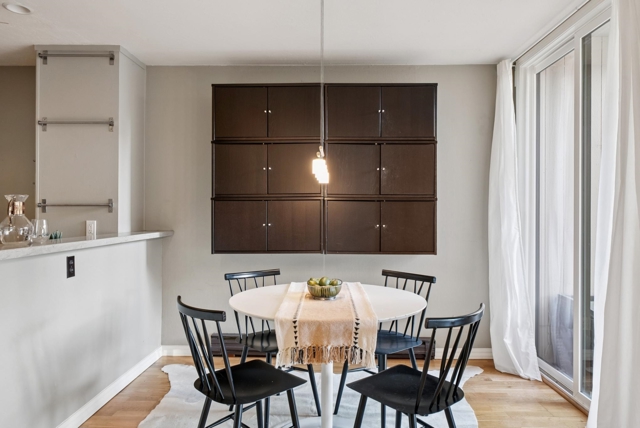 Image 15 of 56 For 2101 Shoreline Dr  153