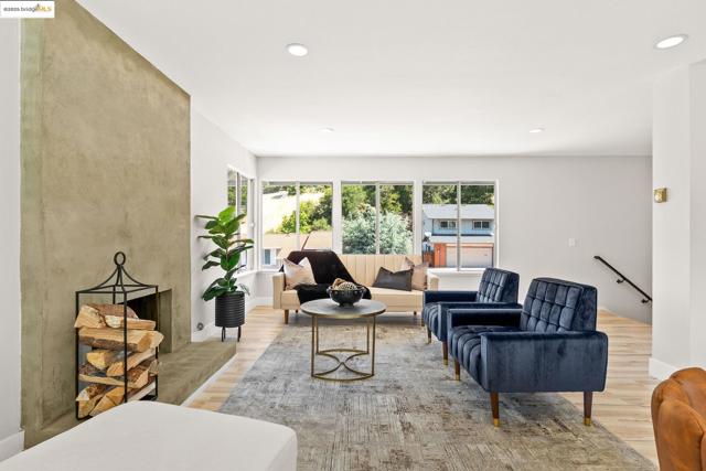 3459 Pinewood Dr, Hayward CA: https://media.crmls.org/mediaz/5898a27a-adda-4061-a5b6-0b4137b00a2c.jpg