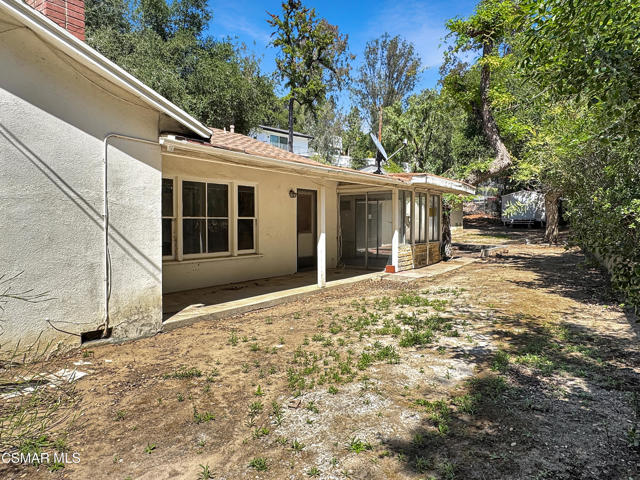 22950 Humming Bird Way, Calabasas CA: https://media.crmls.org/mediaz/58994209-3ca3-48d8-b8b5-55be968c95a6.jpg