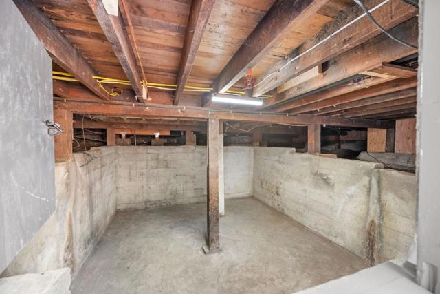 2205 Adeline Drive, Burlingame CA: https://media.crmls.org/mediaz/58995e7c-4c66-4936-848b-20246362c221.jpg