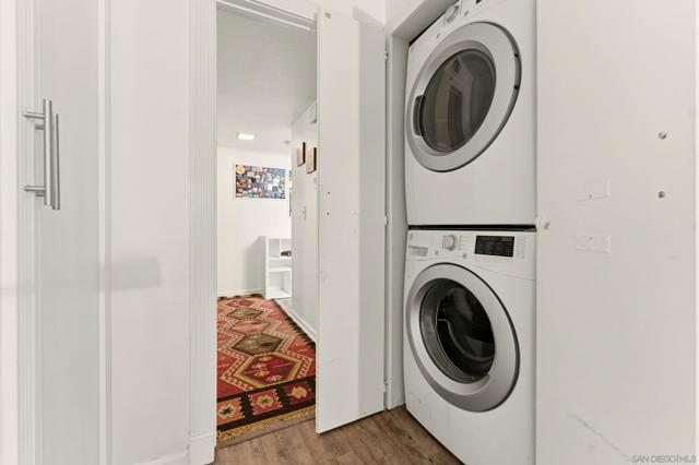 3116 Groton Way, San Diego CA: https://media.crmls.org/mediaz/58998126-e8bf-43d4-b9ca-98908d2a4687.jpg