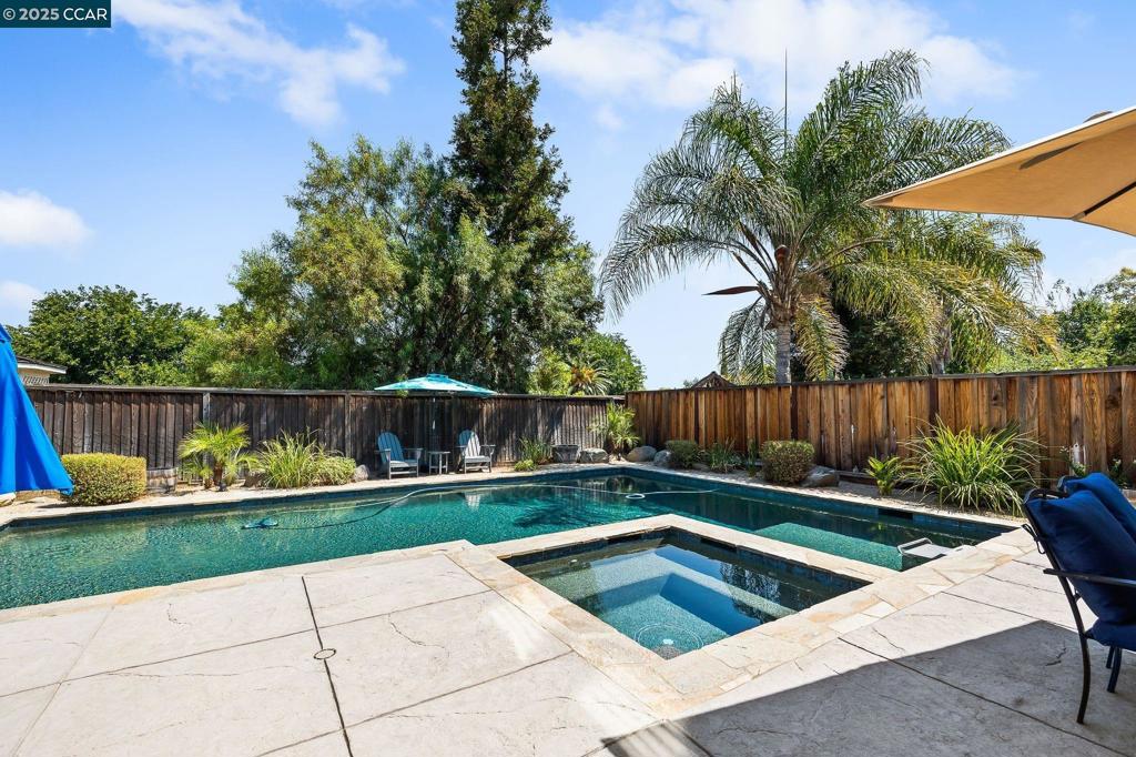 127 Sanford Ct