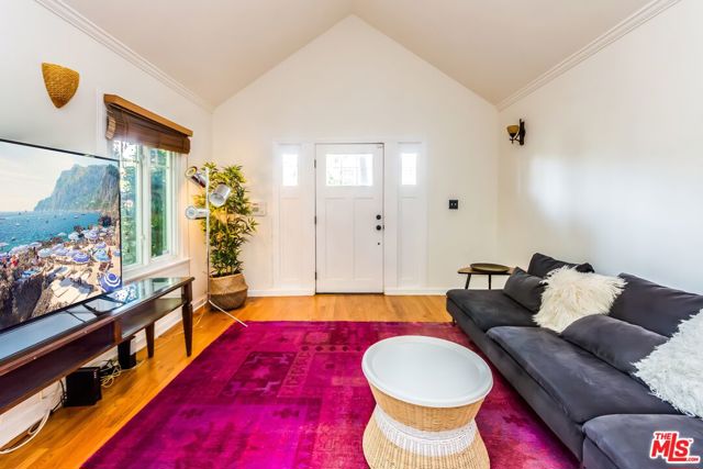 866 North Doheny Drive photo 6