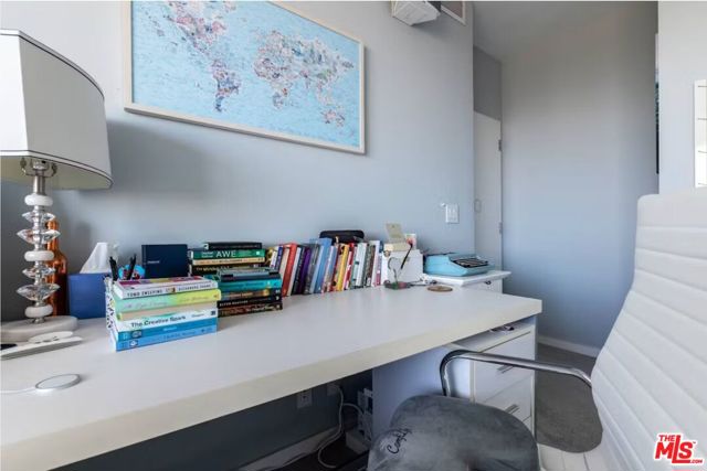 818 N Doheny Drive, West Hollywood CA: https://media.crmls.org/mediaz/589a3a81-8ee0-4bda-94d9-0e719fe13b5e.jpg
