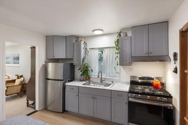 608 Congress Avenue, Pacific Grove CA: https://media.crmls.org/mediaz/589acf10-871f-4379-8a1f-a82a01e06a57.jpg