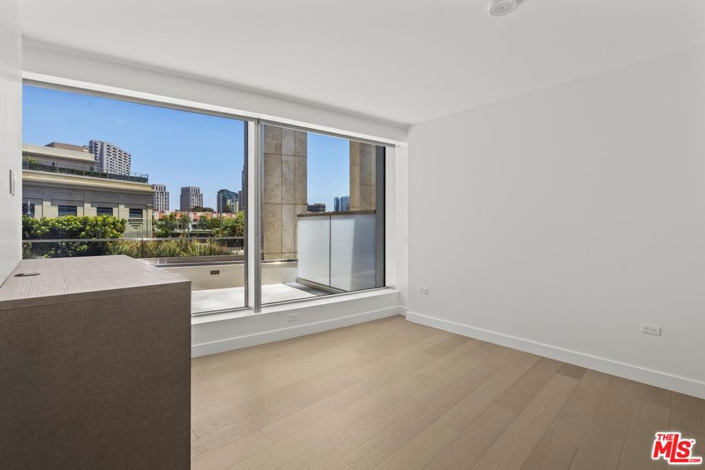 888 E Street - photo 19