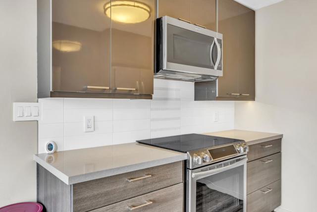 999 Carolina Street, San Francisco CA: https://media.crmls.org/mediaz/589b0660-9e7c-4344-a30b-00559c46eba6.jpg