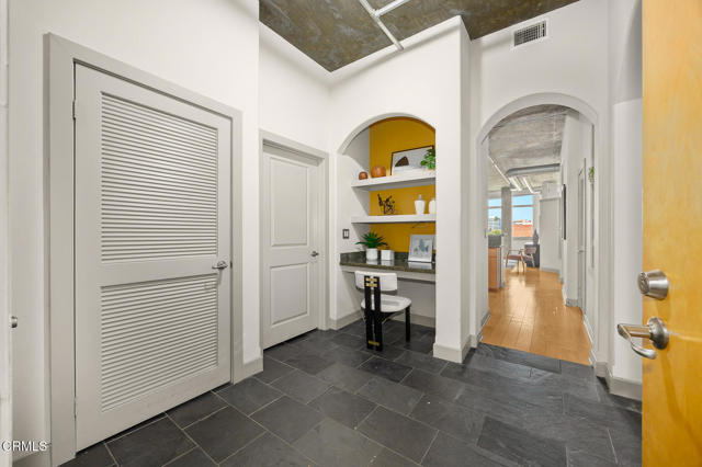 840 E Green Street, Pasadena CA: https://media.crmls.org/mediaz/589c350f-a827-4c18-936e-f7a7d473e18c.jpg