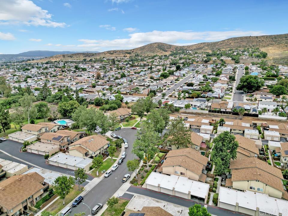 https://media.crmls.org/mediaz/589ca963-389a-4255-b60b-1792877935c7.jpg?preset=X-Large