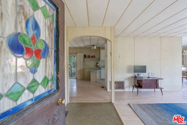 23777 Mulholland Highway, Calabasas CA: https://media.crmls.org/mediaz/589cf580-c029-4723-8fbf-b2974d197c3b.jpg