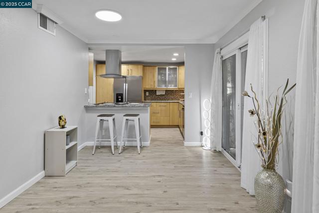 1117 Indian Summer Ct, San Jose CA: https://media.crmls.org/mediaz/589d1719-1f23-45a2-b72e-dc655fefbcdd.jpg