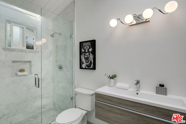 218 N Bundy Drive, Los Angeles CA: https://media.crmls.org/mediaz/589d1914-1474-44f3-b061-b0535bb17224.jpg