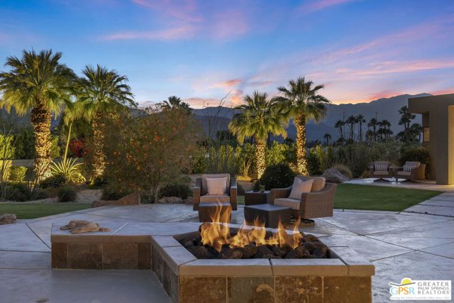 4 Paradise Cove Court, Rancho Mirage CA: https://media.crmls.org/mediaz/589d6206-9c2c-4d6b-b479-3ae5e0eedd07.jpg