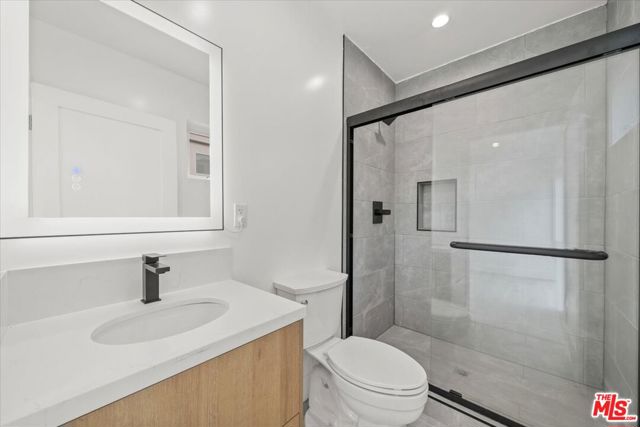 4922 S Centinela Avenue, Los Angeles CA: https://media.crmls.org/mediaz/589da6df-b386-4b35-a54d-b0cd0b827083.jpg