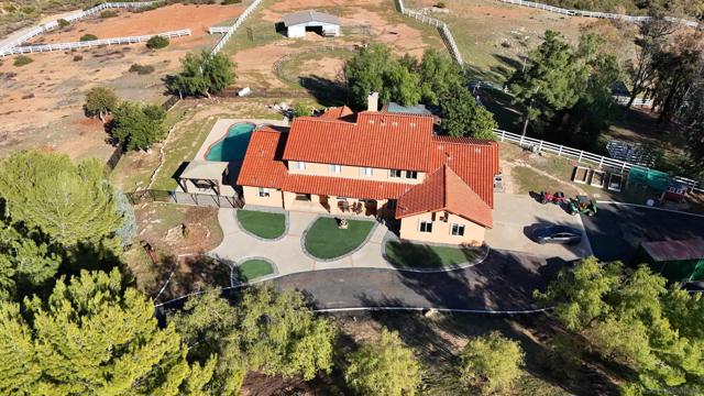 15091 Chemise Creek Rd, Ramona CA: https://media.crmls.org/mediaz/589db7f4-db09-4eab-83e2-856fc8c98620.jpg