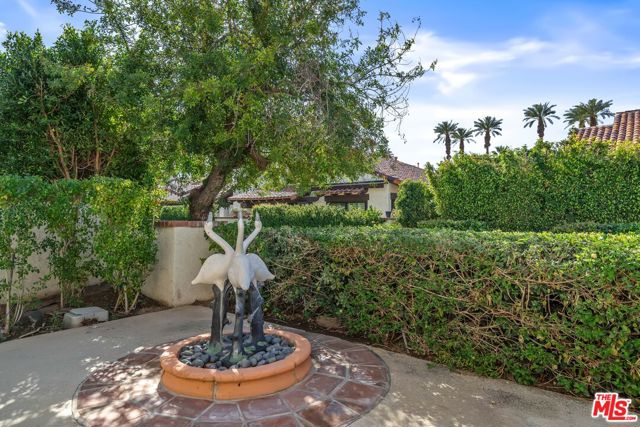 62 Calle Solano, Rancho Mirage CA: https://media.crmls.org/mediaz/589e504e-18bc-42d1-8007-4a9aafea1959.jpg