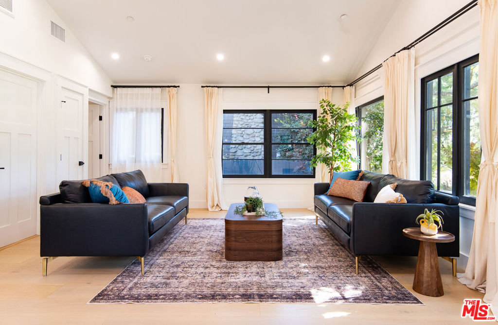 MLS #25608887 image #16