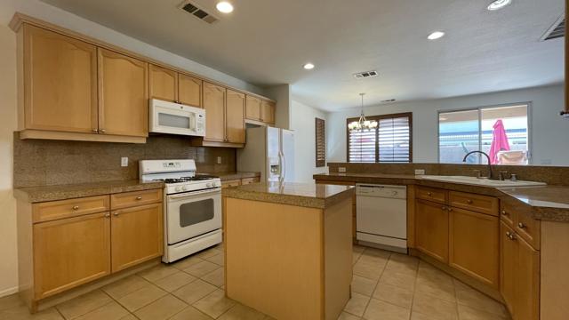 82549 Tivoli Court, Indio CA: https://media.crmls.org/mediaz/589f16dd-2686-439e-8abe-37b54349e200.jpg
