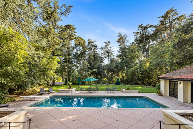 5321 Alta Canyada Road, La Canada Flintridge CA: https://media.crmls.org/mediaz/589f6fd3-8618-40cd-b369-efff7c3b546f.jpg