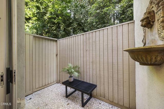 635 Rockwood Road, Pasadena CA: https://media.crmls.org/mediaz/589f8d88-4c46-4215-8ca0-81cdd03947ee.jpg