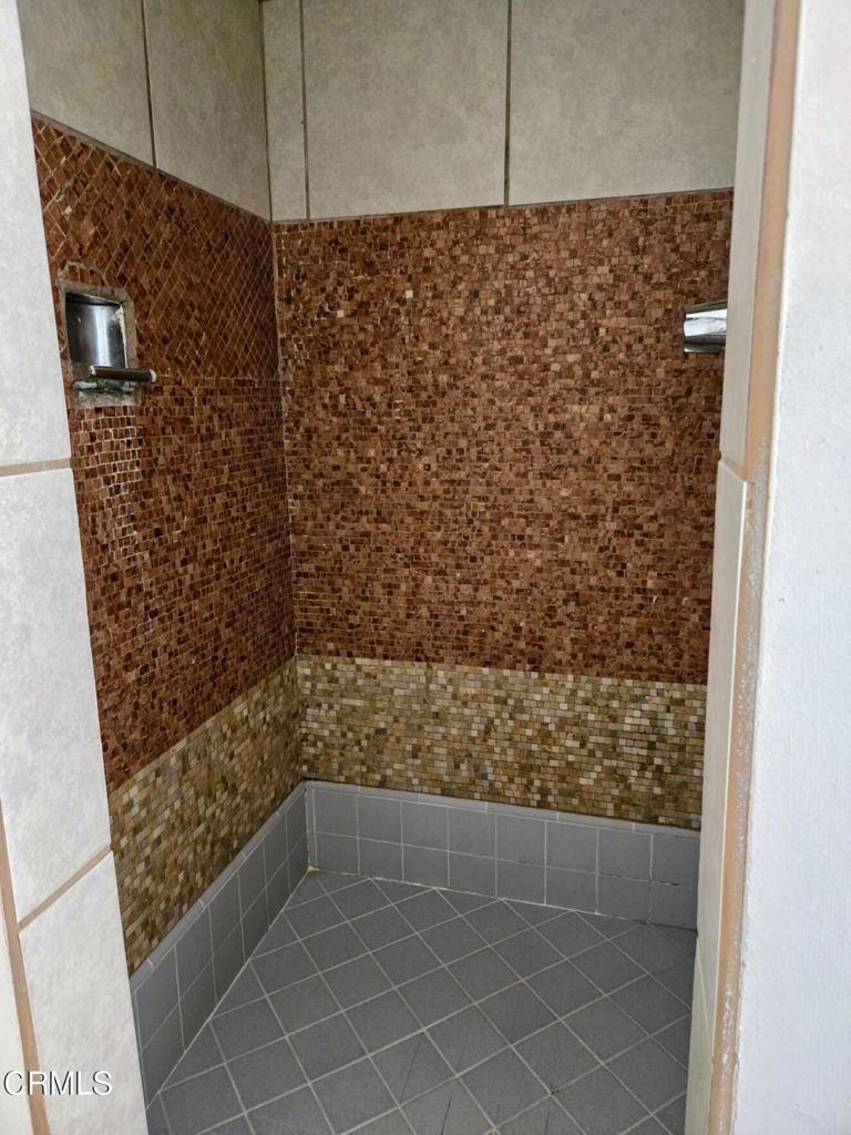 https://media.crmls.org/mediaz/589f8ebd-7069-410d-b41d-f012381deda0.jpg?preset=X-Large