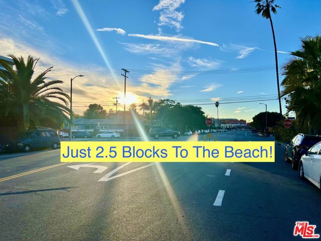 421 Grand Boulevard, Venice CA: https://media.crmls.org/mediaz/589fa335-07b0-4850-8dfa-1d74535ce051.jpg