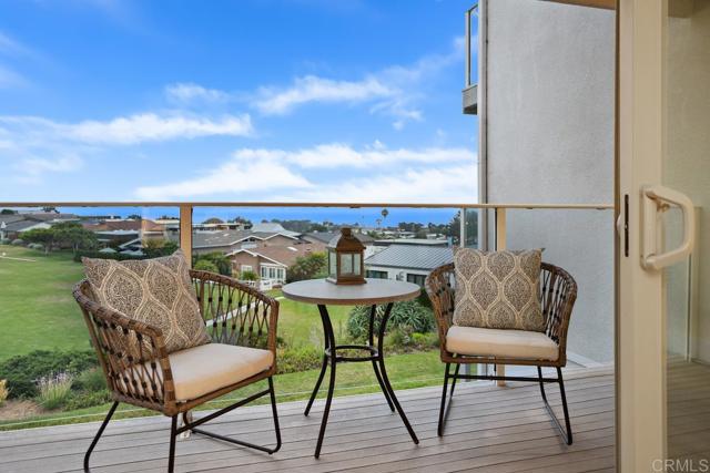 640 W Solana Circle, Solana Beach CA: https://media.crmls.org/mediaz/589fc6fe-b1ed-4b49-9369-b1894242e7f1.jpg