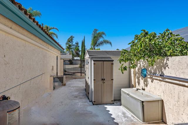 13414 Calle Colina, Poway CA: https://media.crmls.org/mediaz/58a0178d-9a3c-4da4-b765-04d0bd834f34.jpg