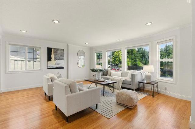 698 Emerald Hill Road, Redwood City CA: https://media.crmls.org/mediaz/58a04494-c205-488c-a778-43e6531be5d4.jpg