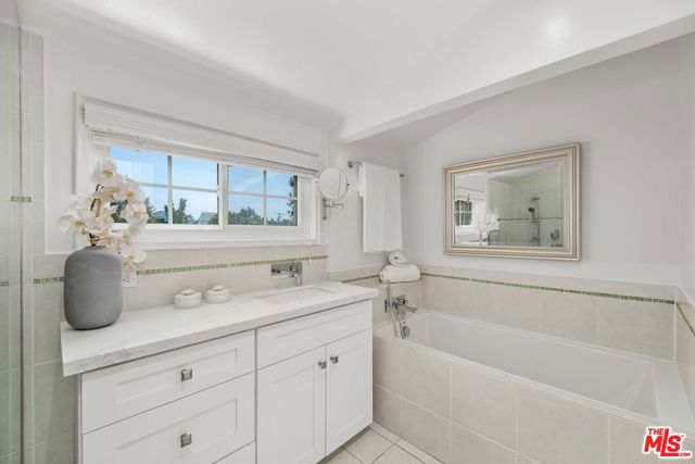 135 N Canyon View Drive, Los Angeles CA: https://media.crmls.org/mediaz/58a0601c-d42a-461d-88fe-7d3bcc71ddc7.jpg