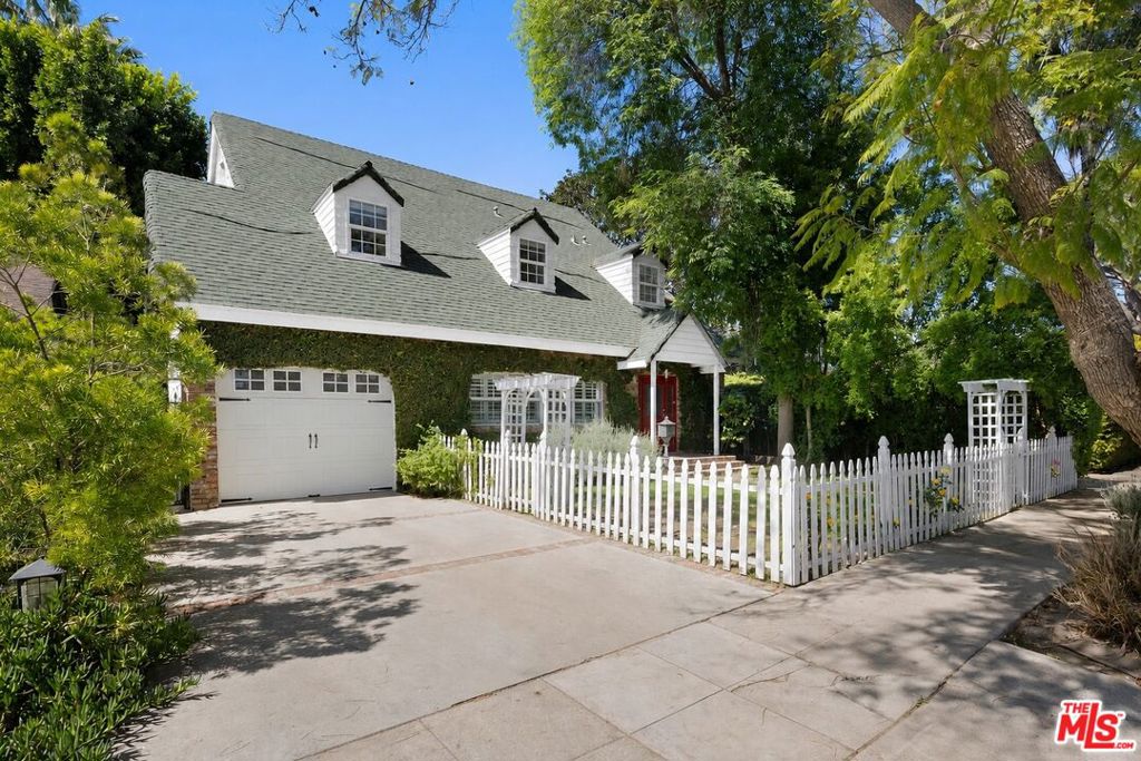 4309 Gentry Avenue