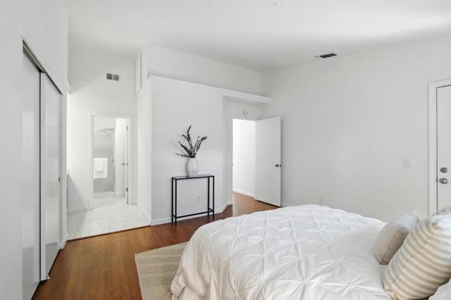9345 Ivydale Circle, Elk Grove CA: https://media.crmls.org/mediaz/58a0a7d0-9fca-457e-84dc-fe7dc0d0a35a.jpg