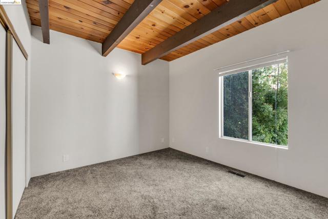 2001 Manzanita Dr, Oakland CA: https://media.crmls.org/mediaz/58a0be59-ebef-4dcd-8fe3-17adaae18a2c.jpg