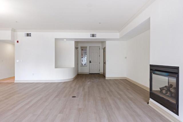 88 S Broadway, Millbrae CA: https://media.crmls.org/mediaz/58a10490-283e-4fc7-b0cd-dd30ba14537a.jpg