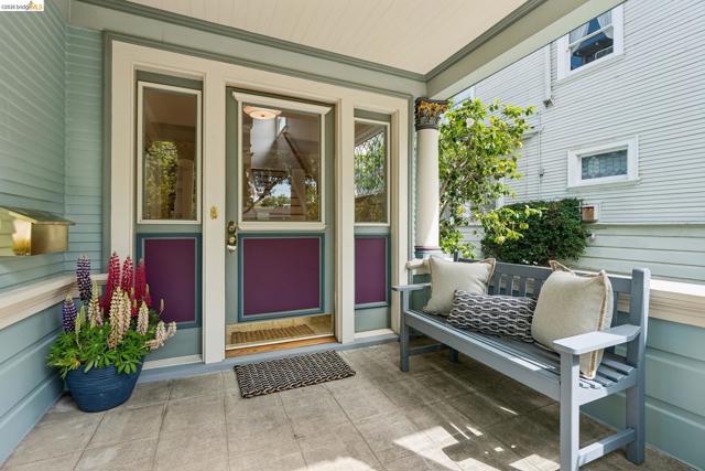 Image 4 of 60 For 2035 Francisco St