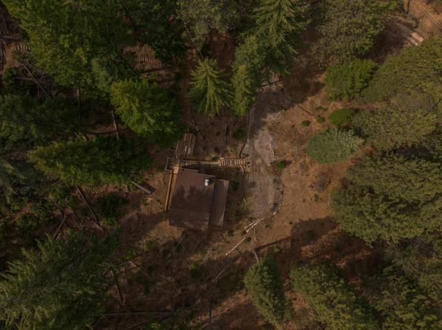 2120 Pack Trail, Mount Shasta CA: https://media.crmls.org/mediaz/58a1fcfe-51ae-4402-a1ce-5db5574c8098.jpg