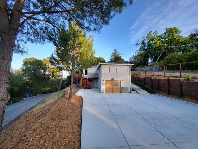 3803 Hamilton Way, Redwood City CA: https://media.crmls.org/mediaz/58a245dd-58d3-4936-b8cf-03a7307a82b3.jpg
