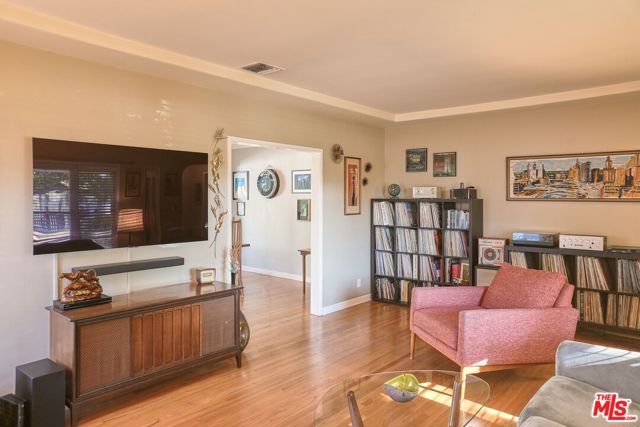 1211 Norton Avenue photo 6