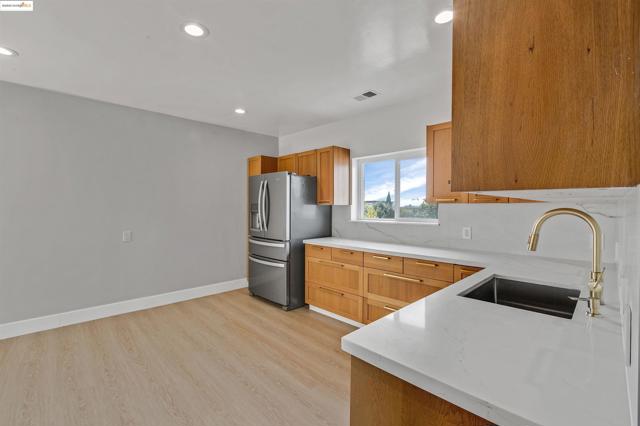 Image 32 of 49 For 2914 Stanton Street