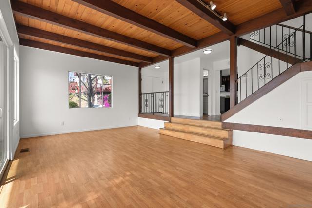 9811 Eucalyptus St, Spring Valley CA: https://media.crmls.org/mediaz/58a2fc25-d7ce-4366-a70b-79d2cdbedf93.jpg