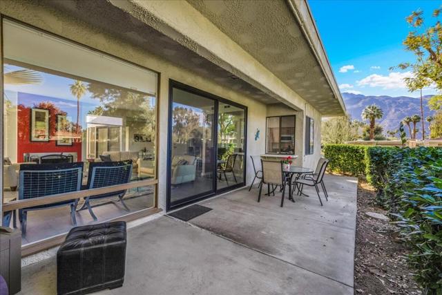 2202 Oakcrest Drive, Palm Springs, CA 92264