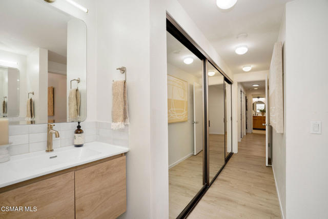 17914 Magnolia Boulevard, Encino CA: https://media.crmls.org/mediaz/58a39c38-7bc8-4000-bd3b-ac7a39b187fd.jpg